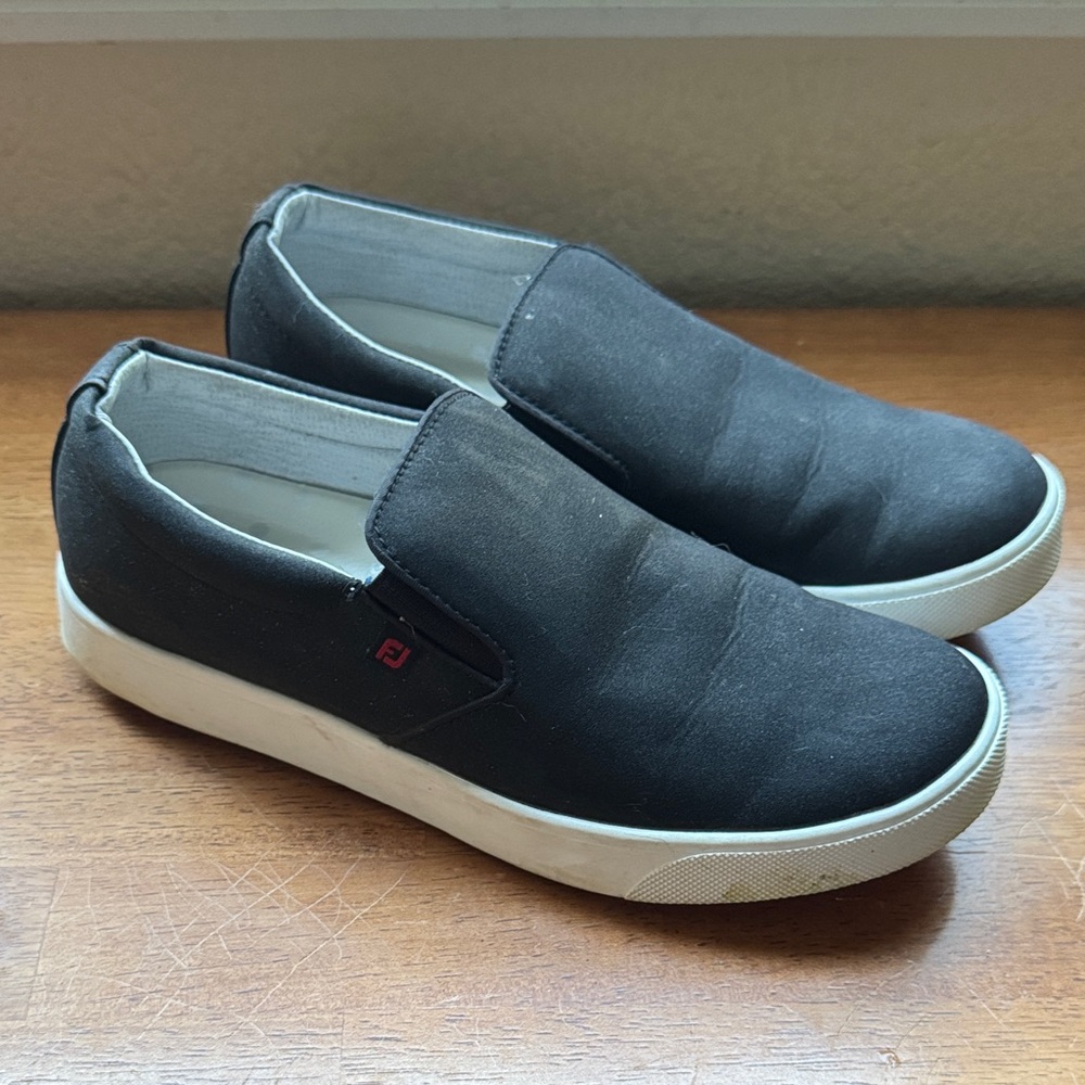 FootJoy— women’s Black Canvas Slip-On Golf Sneakers— size 8